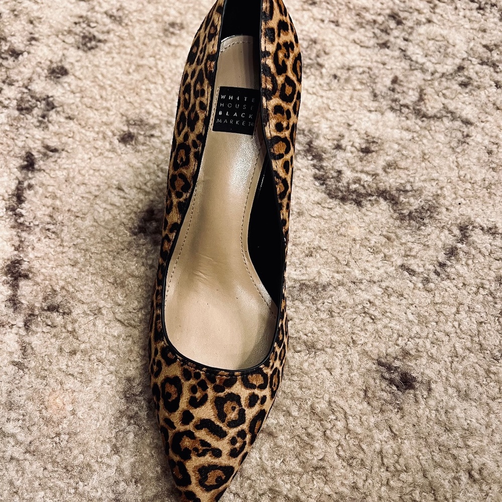 White House black market pumps